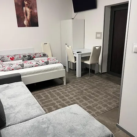 Centrum Leyla 7 *