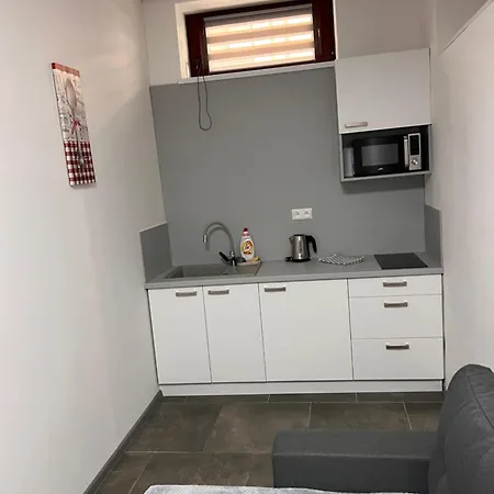 Centrum Leyla 7 *